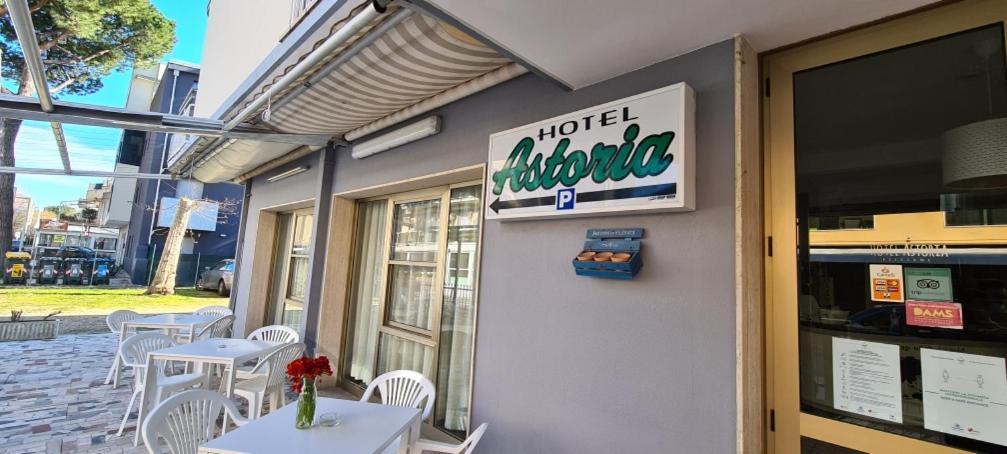 Hotel Astoria ริชชิโอเน ภายนอก รูปภาพ